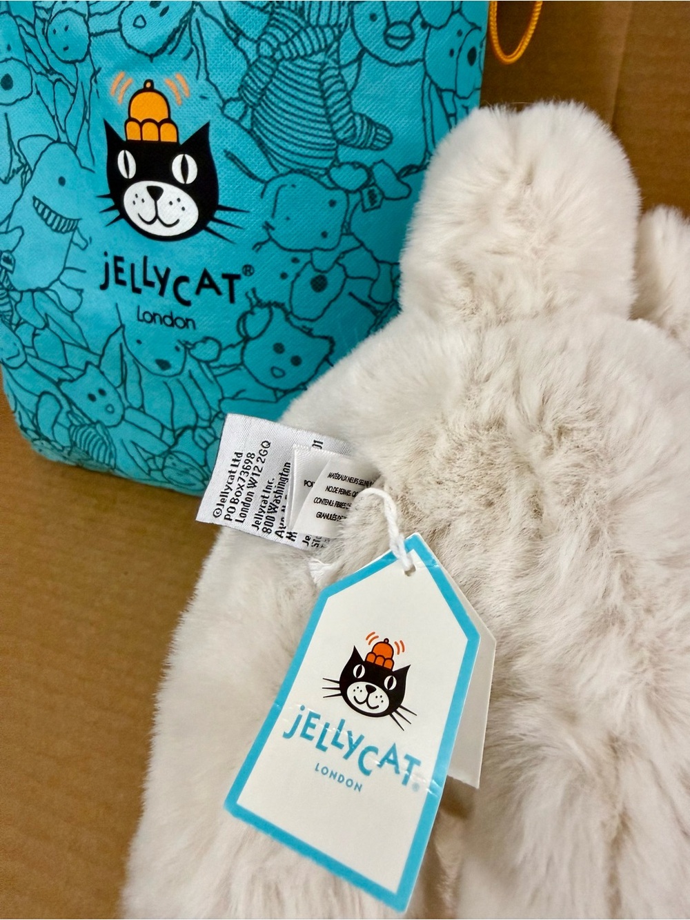 Jellycat “Daphne the Pomeranian” Plush Puppy with Turquoise Drawstring Bag - Picture 3 of 6